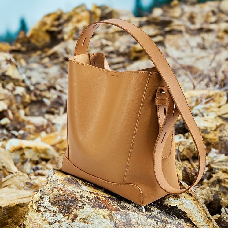Genuine Leather Crossbody & Shoulder Oversized Bucket Bag Genuine Leather Crossbody & Shoulder Oversized Bucket Bag