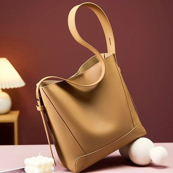 Genuine Leather Crossbody & Shoulder Oversized Bucket Bag Genuine Leather Crossbody & Shoulder Oversized Bucket Bag