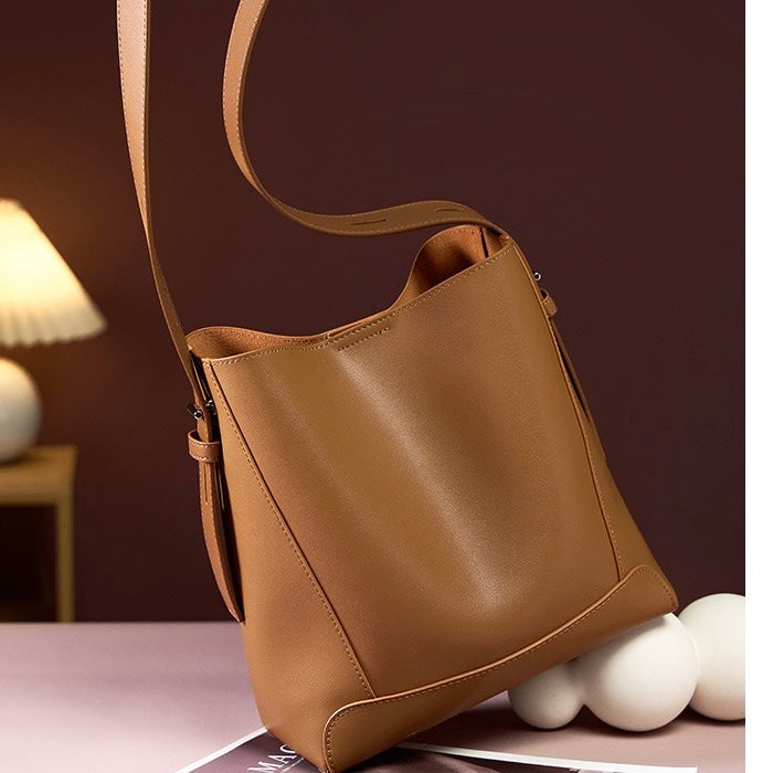 Genuine Leather Crossbody & Shoulder Oversized Bucket Bag Genuine Leather Crossbody & Shoulder Oversized Bucket Bag