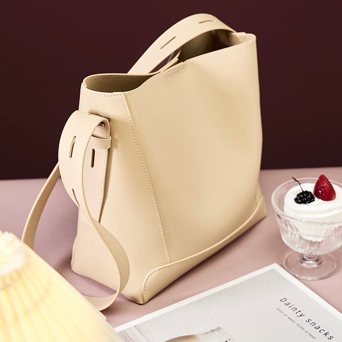 Genuine Leather Crossbody & Shoulder Oversized Bucket Bag Genuine Leather Crossbody & Shoulder Oversized Bucket Bag