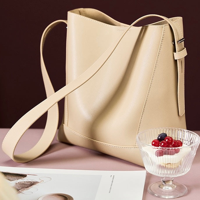 Genuine Leather Crossbody & Shoulder Oversized Bucket Bag Genuine Leather Crossbody & Shoulder Oversized Bucket Bag