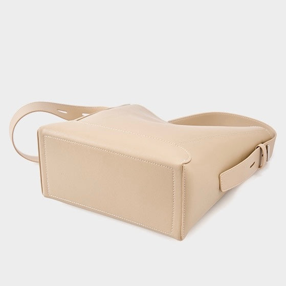 Genuine Leather Crossbody & Shoulder Oversized Bucket Bag Genuine Leather Crossbody & Shoulder Oversized Bucket Bag